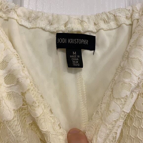 NWT Off shoulder lace cream white dress - Picture 2 of 3